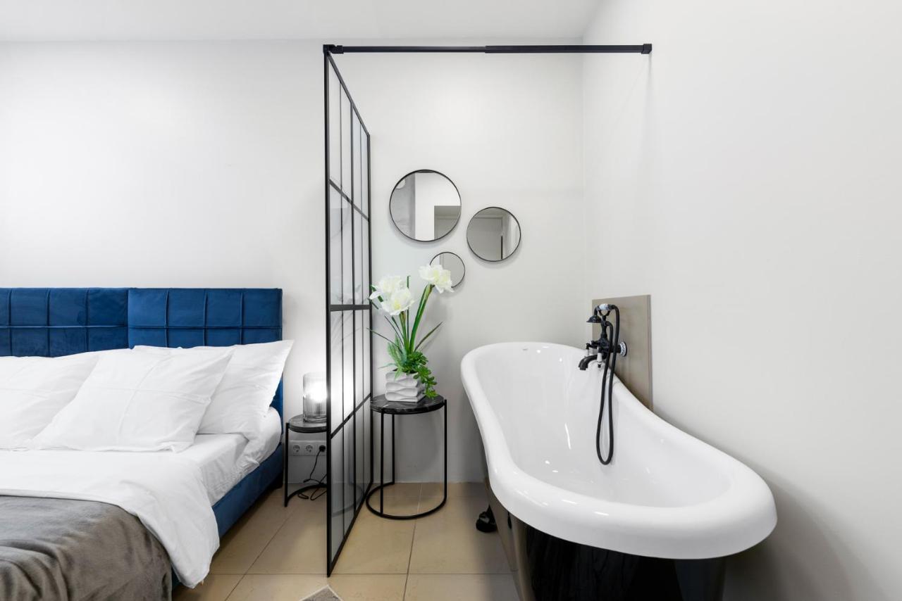 Sirena Apartment - Self Check-In And Free Parking Tallinn Buitenkant foto