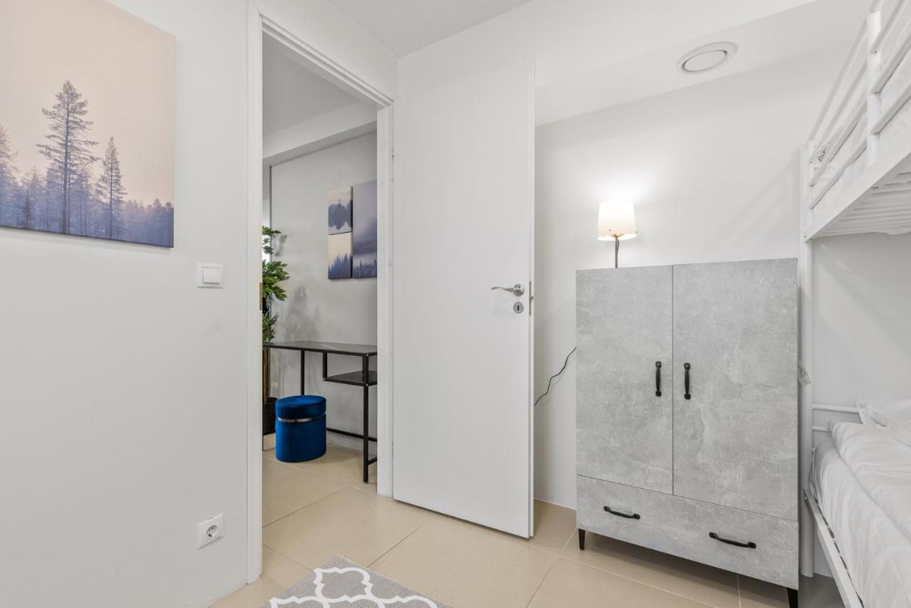 Sirena Apartment - Self Check-In And Free Parking Tallinn Buitenkant foto