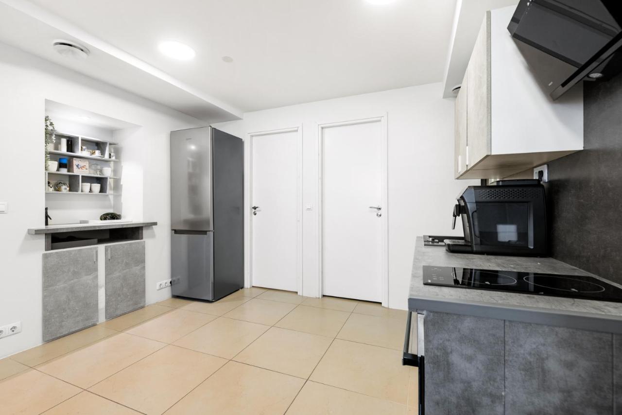 Sirena Apartment - Self Check-In And Free Parking Tallinn Buitenkant foto